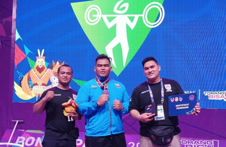 Lifter Reza Persembahkan Perak Ke-10 Jambi