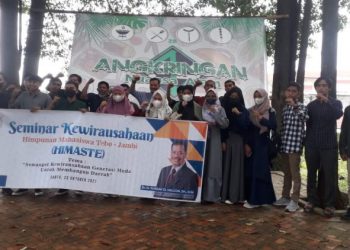 Jadi Pemateri, Dirut Bank Jambi Berikan Motivasi Kepada Generasi Muda HIMASTE