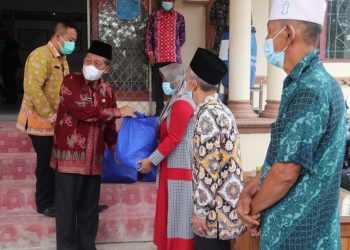 Awali Kunjungan Kerja di Tanjabbar, Wagub Jambi Berikan Bantuan