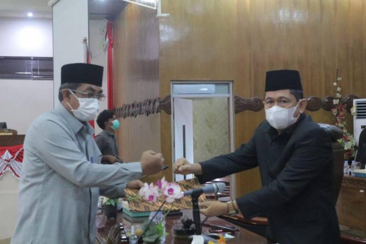 Bupati Tanjabbar Tandatangani Nota Kesepatakan RPJMD Tanjabbar 2021-2016