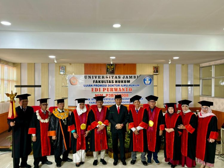 Edi Purwanto Raih Gelar Doktor dengan IPK 4.00 di Universitas Jambi