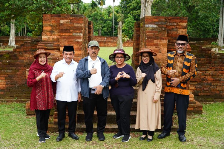 Gubernur Jambi Dampingi Menteri Bappenas Tinjau Pembangunan Proyek Museum KBCN di Candi Muaro Jambi 