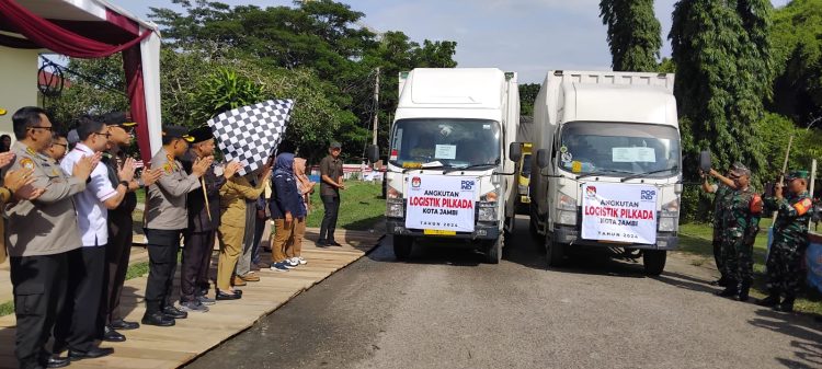 Pelepasan Logistik Pilkada Kota Jambi, Sri Purwaningsih Harapkan Distribusi Aman dan Lancar