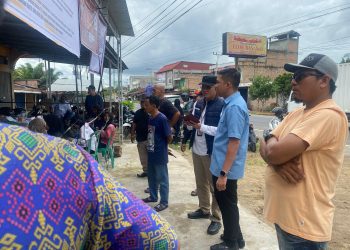 Kadis Kominfo Bersama Ketua DPRD Provinsi Jambi Pantau Perhitungan Suara di TPS 3 Muara Bulian