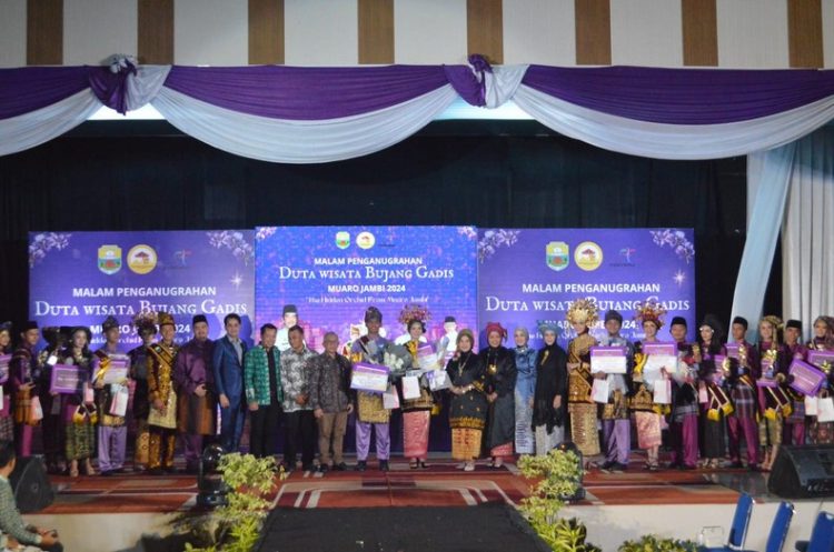 Pj Bupati Muaro Jambi Hadiri Anugrah Bujang Gadis Muaro Jambi Tahun 2024