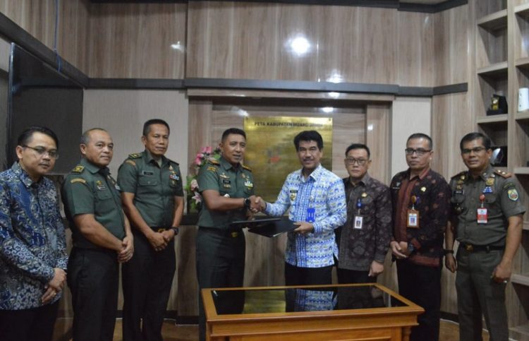 PJ Bupati Muaro Jambi Drs Raden Najmi menghadiri Acara Bejolo di Ujung Tanjung
