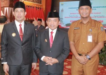 Sekda Tanjabbar Hadiri Pengukuhan Pjs Bupati Tanjabbar, dr. H. MHD. Fery Kusnadi