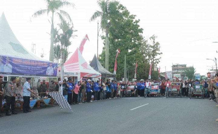Melestarikan Kearifan Lokal: Bupati Tanjung Jabung Barat Membuka Lomba Balap Becak Hias