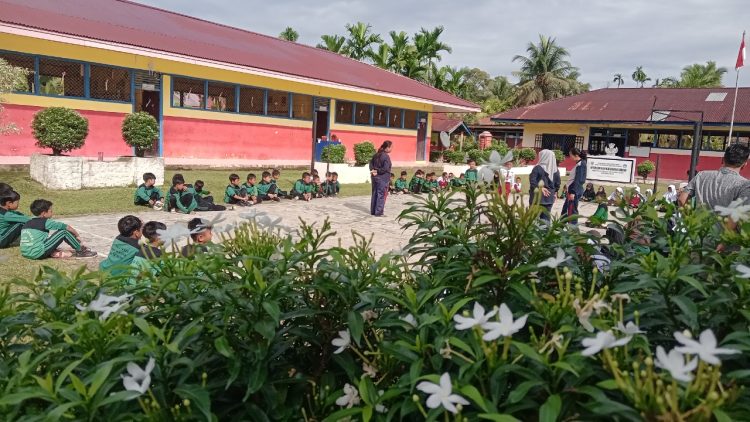 Menggali Kearifan Lokal dan Pendidikan Lingkungan di SDN 67 Muara Sekalo
