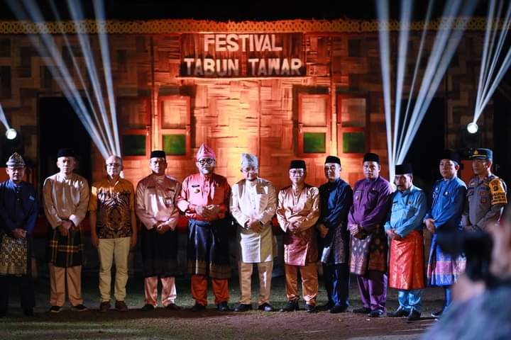 Ketua DPRD Kabupaten Muaro Jambi Hadiri Festival Tabun Tawar