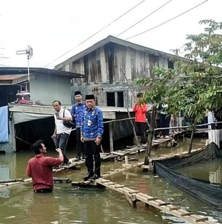 Banjir Meluas di Jambi, Al Haris Ingatkan Warga untuk Mengungsi Jika Diperlukan
