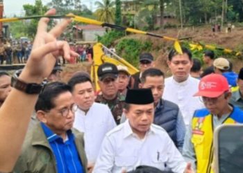 Gubernur Jambi Tinjau Jalan Lintas Sumatera yang Putus di Bungo, Jembatan Bailey Ditargetkan Selesai Minggu