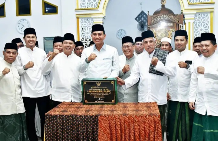 Bupati Batanghari Resmikan Masjid Nurul Islam Kelurahan Terusan, Disambut Hangat oleh Masyarakat