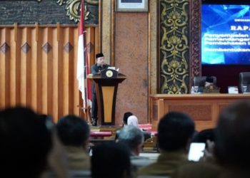 Gubernur Al Haris Beberkan Jawaban Pemerintah atas LKPJ 2024 di Hadapan DPRD: Soroti Pendidikan, Jalan Mantap, hingga Tunggakan RSUD