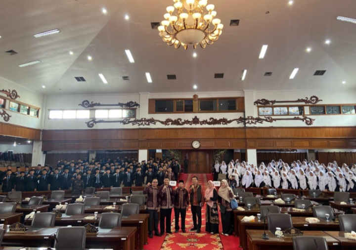 Gedung DPRD Provinsi Jambi Disambangi 186 Santri PKP Al Hidayah