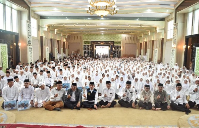 Wali Kota Jambi Maulana Lepas 660 Calon Jamaah Haji