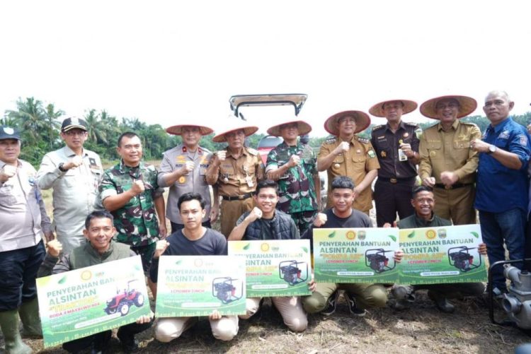 Bupati Muaro Jambi Hadiri Penananaman Padi Serentak