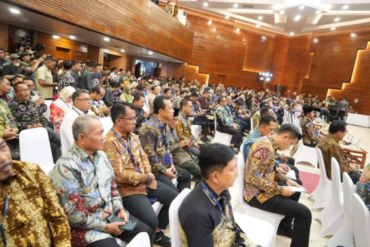 Bupati Muaro Jambi Hadiri Standar Pelayanan Minimal Award TA 2025
