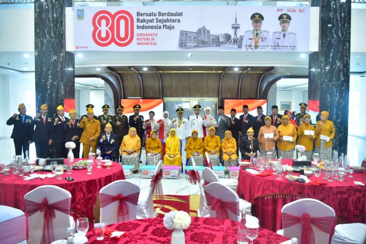 Pemkot Jambi Serahkan Tali Asih dan Gratiskan PBB bagi Veteran di Momentum HUT RI ke-80