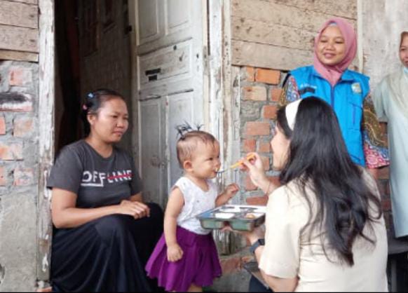 Wamendukbangga Suapi Balita Penerima MBG di Jambi, Tekankan Pentingnya Komunikasi Keluarga dan Pendidikan Kependudukan