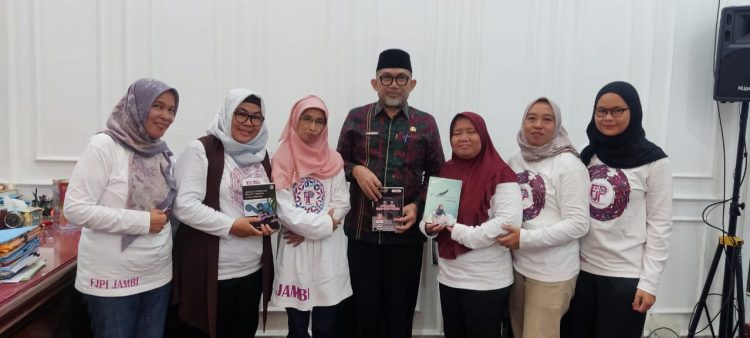 FJPI Jambi Silaturahmi dengan Sekda Provinsi Jambi, Optimalkan Peran Jurnalis Perempuan 