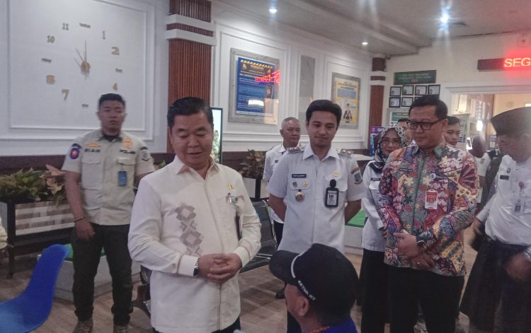 Dirjen Dukcapil Kunjungi Kota Jambi, Puji Pelayanan Publik yang Ramah dan Bebas Pungli