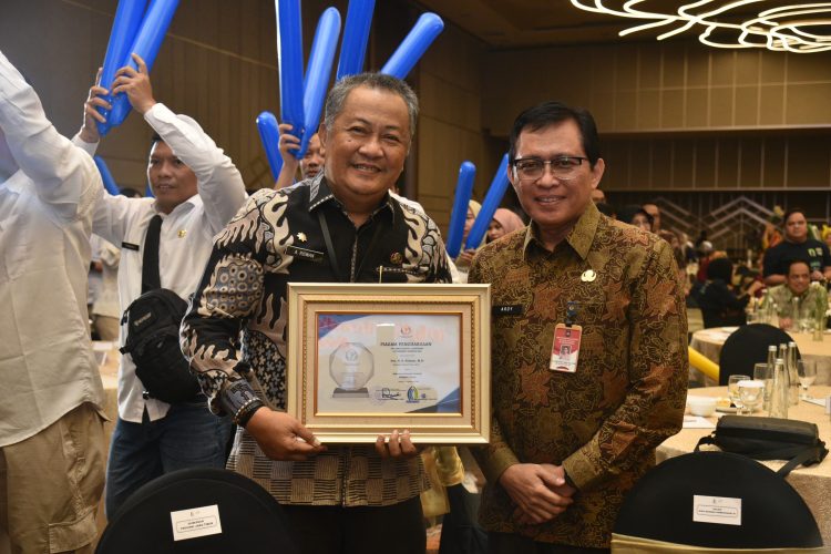 Sekda A Ridwan Sukses Raih Penghargaan di Ajang ADGLA 2025