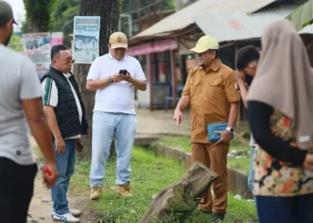 Tinjau Lokasi Banjir di Tempino, Ivan Wirata Didampingi Sartono