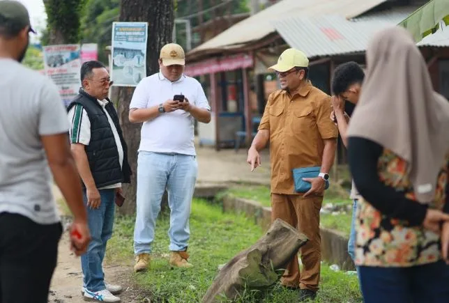 Tinjau Lokasi Banjir di Tempino, Ivan Wirata Didampingi Sartono