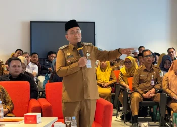 Walikota Jambi Apresiasi dan Hadiri Sidang Doktor Kadisperindag Kota Jambi